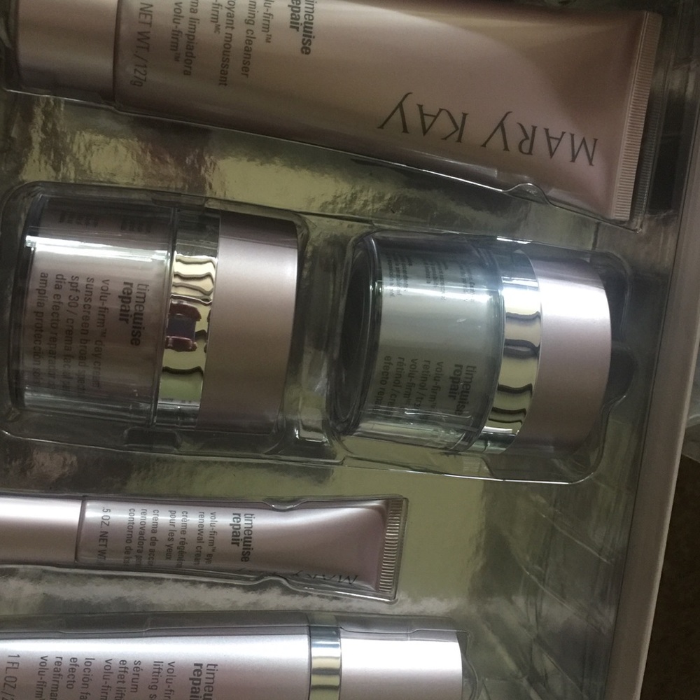 Mary Kay time wise repair set